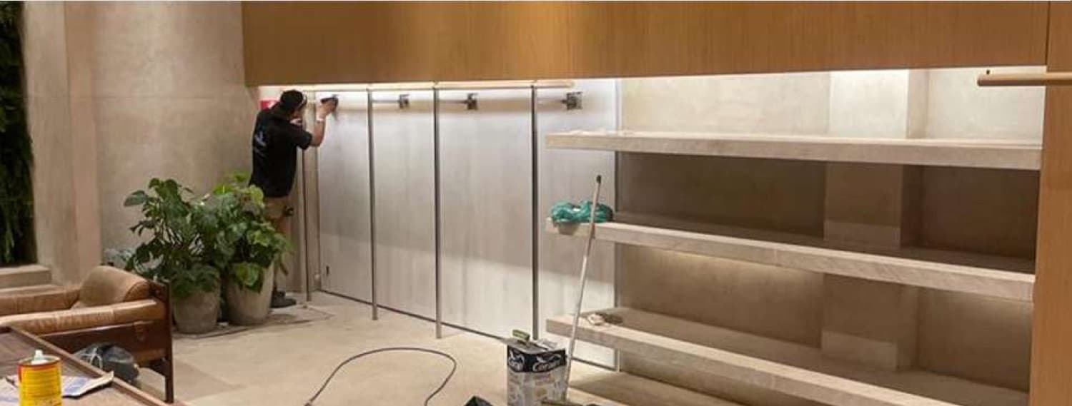 Araras em inox — Loja Oscar Freire — imagem 2