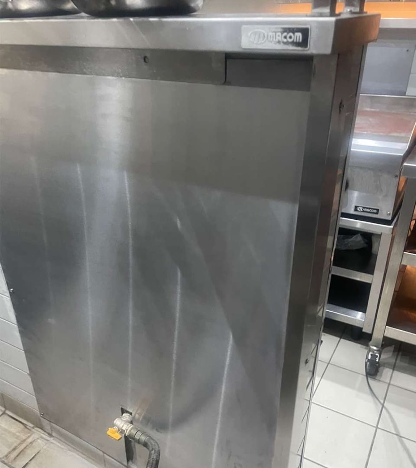 Proteção em inox — Restaurante Arturito